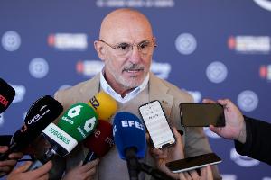 德拉富恩特：亚马尔成功离不开俱乐部培养&amp;个人努力 我支持安帅