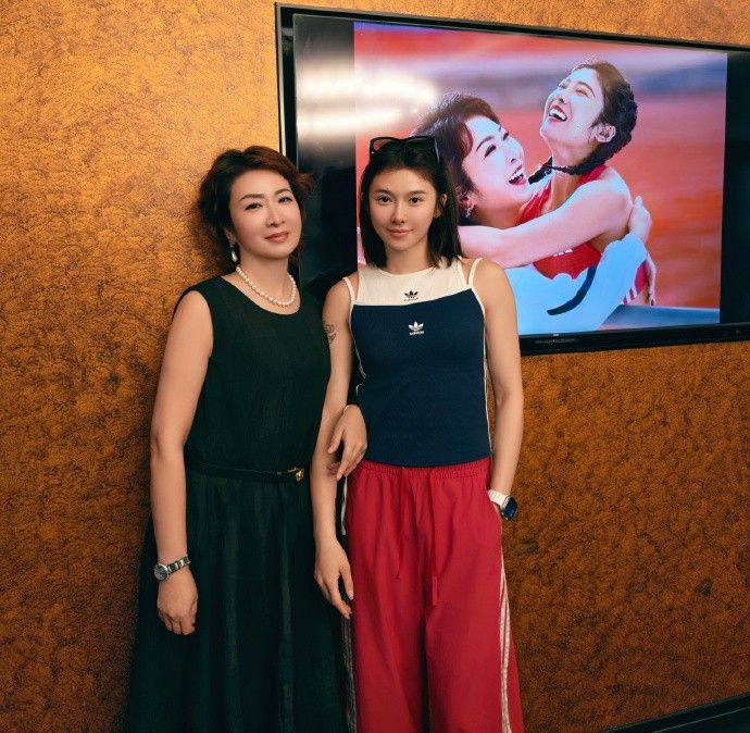 开云-吴艳妮社媒再晒28岁生日照：幸福的生日碎片