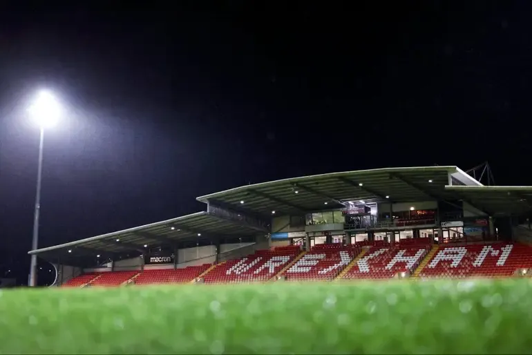 开云-雷克瑟姆官方：警告球迷若针对切尔西辱骂恐同口号，会被捕